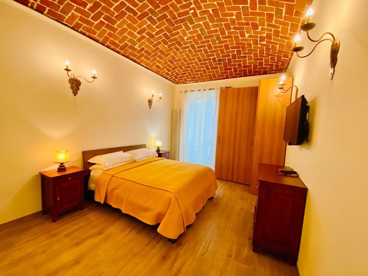 Exquisitely Renovated And Centrally Located Apartment With Free Parking ตูริน ภายนอก รูปภาพ