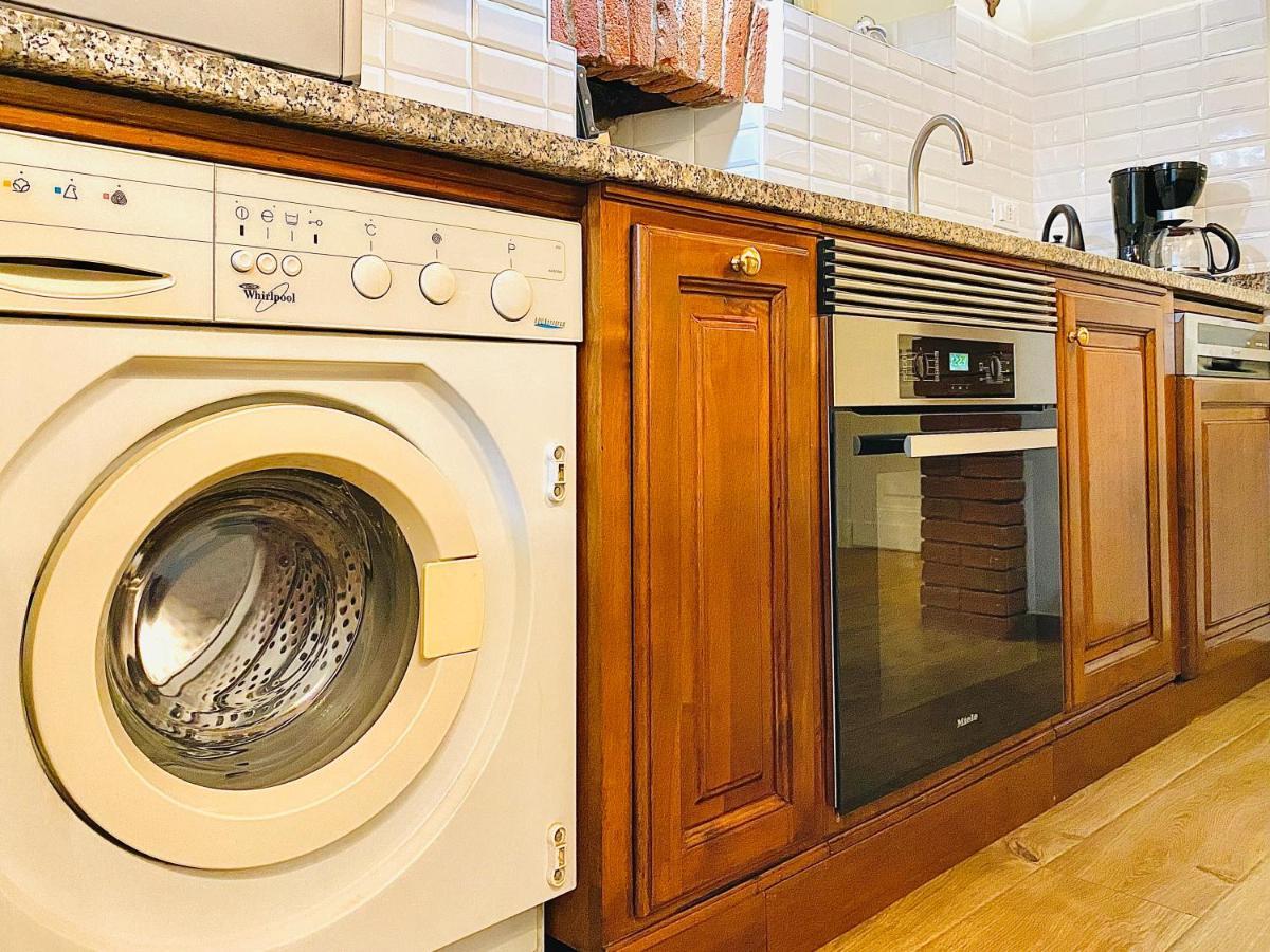 Exquisitely Renovated And Centrally Located Apartment With Free Parking ตูริน ภายนอก รูปภาพ