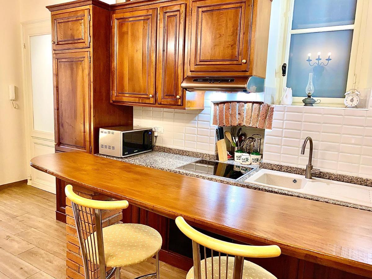 Exquisitely Renovated And Centrally Located Apartment With Free Parking ตูริน ภายนอก รูปภาพ