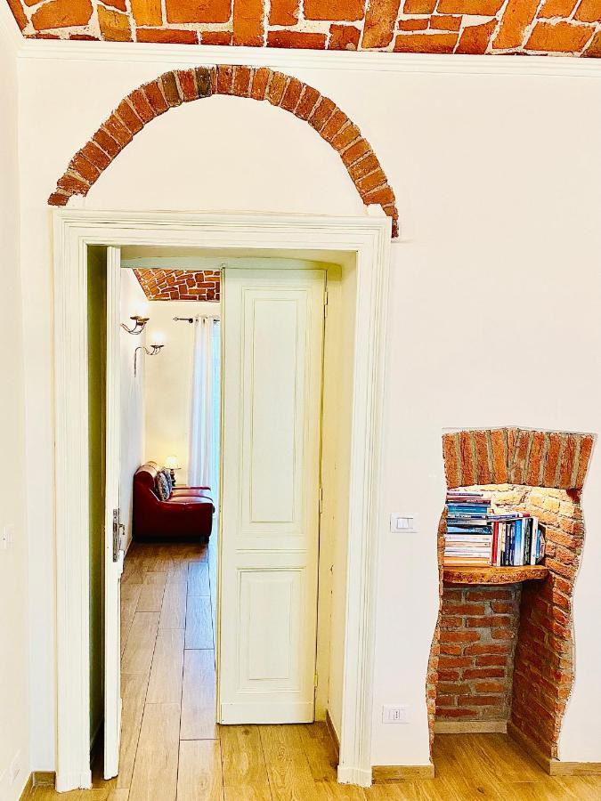 Exquisitely Renovated And Centrally Located Apartment With Free Parking ตูริน ภายนอก รูปภาพ